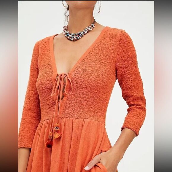 NEW FREE PEOPLE ENDLESS SUMMER PERFECT SOLUTION SMOCKED LACE UP MAXI DRESS - Picture 3 of 3